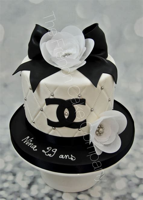 gateau chanel paris|Chanel cake ideas.